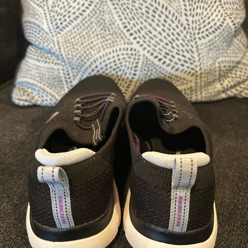 Skechers Women's Black Slip-On Sneakers with Pink Logo Accent - Picture 2 of 7